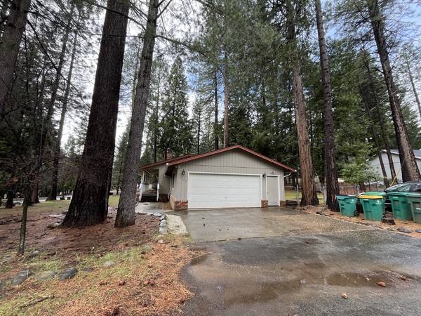 $1,025 / 2br - 200ft2 - OWNER ONLY HOME WEEKENDS! (Pollock Pines (Sierra Springs))63952109886978120
