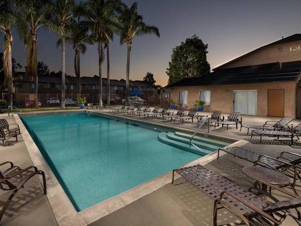 $2,580 / 2br - 800ft2 - Picnic Area with Barbecue, Access to Public Transportation, Dishwasher (San Ysidro)63819410384131120
