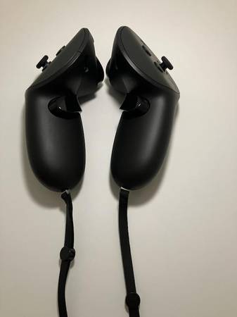 Meta Quest Pro Controllers 1