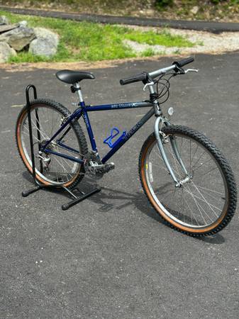 Trek 850 Mt. Track XC Utility Mountain Bike 15” - bicycles