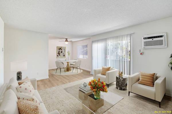 $3,500 / 2br - 1100ft2 - Large Closets * 2 Bedroom 2 Bath in West Los Angeles * Fireplace (West Los Angeles)63863895290883124