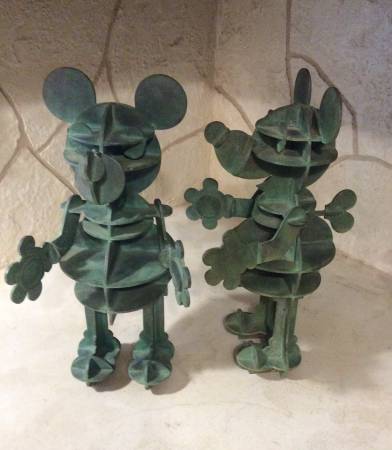 Mickey Mouse Statue & Book 1