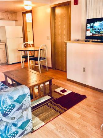 $279 / 1br - 395ft2 - 1Bd 1 Bath -No Leases-Super Manager Special/Reduced deposit (825 S Dobson Rd)64024825061761121