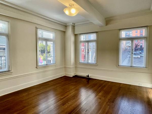 $1,675 / 390ft2 - Bright, Elegant, Corner Unit in Classic SF Building: ALL UTILITIES INC (lower nob hill)63836553934593124