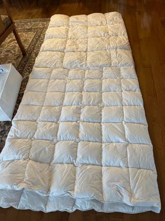 XL king down comforter 1