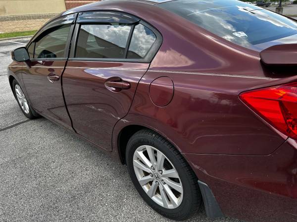 Honda Civic 2102 - $9,950 (Richmond)63624978864643124