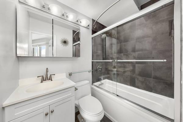 $500 / 1br - NYC Apartment available WEEKLY (SoHo)63788667810435124