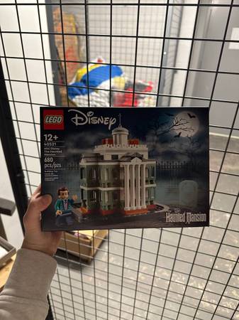 LEGO Mini Disney The Haunted Mansion 40521 | Disney™ 1