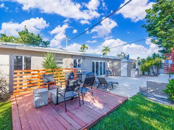 $180 / 3br - 1224ft2 - located just minutes from the Hollywood Beach Boardwalk (Dania Beach, FL)64001849422977123