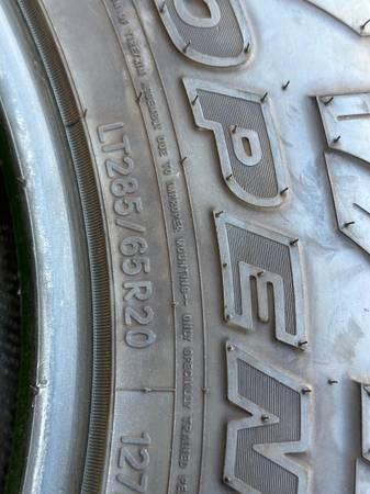LT285/65-R20 Toyo Open Country AT Neumático - $130 (Oxnard)62932750268545123