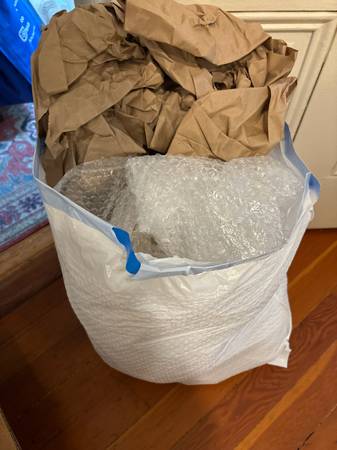 Free Clean Bubble Wrap & Donnage 1