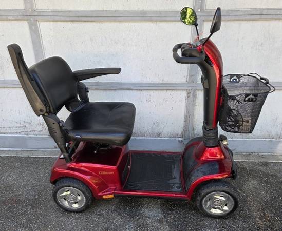 Golden Companion Mobility Chair - works great! - $1,000 (Maltby)63470268574337120