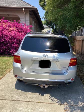 2010 Toyota Highlander - $9,500 (burlingame)63469764411009124