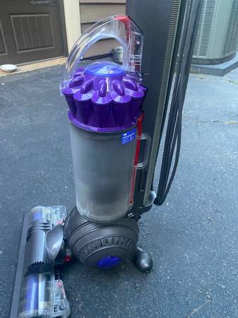 Dyson Ball Upright Vacuum Cleaner - $80 (Dawsonville)63470456075139122
