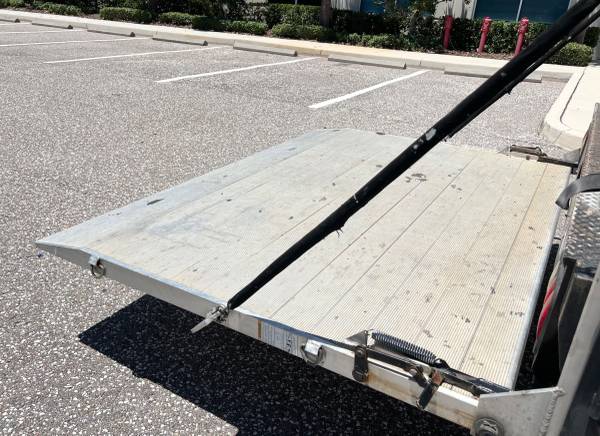 2017 Ford E-350 Econoline Super Duty Cutaway Box Truck Dually 1 Owner - $16,300 (Largo)63443774304387124