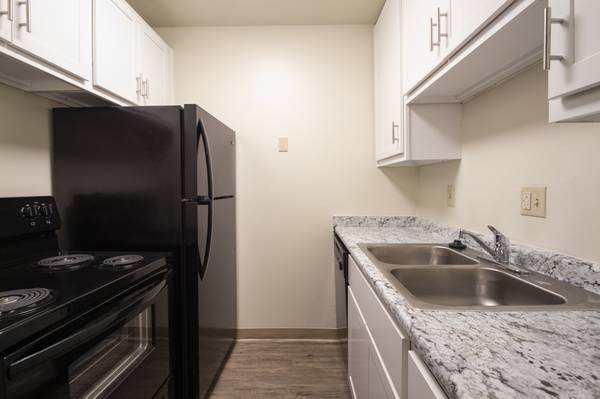 $1,220 / 1br - 849ft² - Your next home is waiting. Cozy, spacious, and convenient at Park Lane (North Central)63172844096899122
