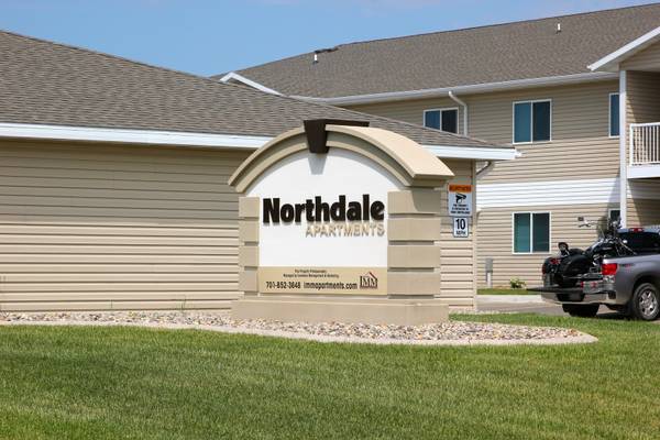 $1,120 / 2br - 980ft2 - In-Unit Laundry, Free Wi-Fi, Garage Included (2820 5th Street Northwest, Minot, ND)63696850159875122