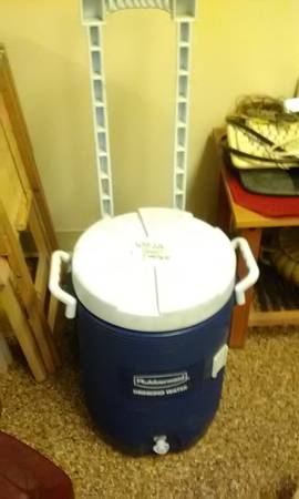 Cooler drink dispenser on wheels 1