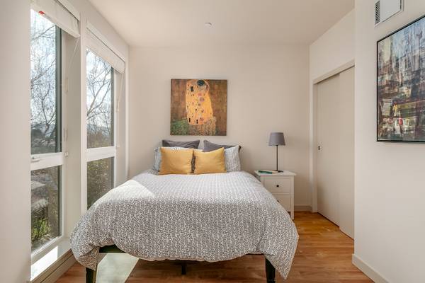 $1,250 Breathtaking Studio Move In Ready at The Ryder! Call Us! (SE Portland, Ankeny, Burnside)64039060650114123
