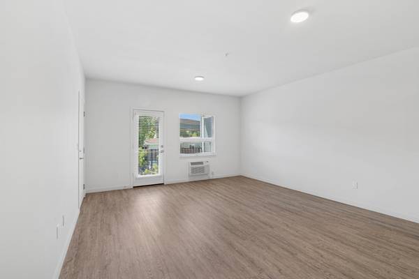 $1,750 / 2hab - 969ft2 - ¡Haz de The Flats at Rogers Landing tu próximo hogar! (Newberg, Sherwood, McMinnville)63831398222595121