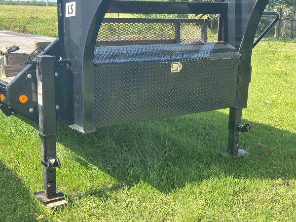 2023 32" PJ Trailer - $11,500 (Santa Fe)62972943065217121