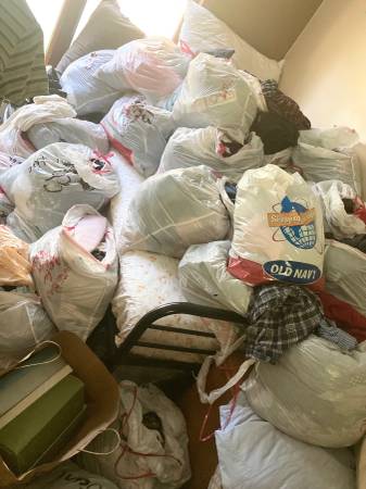 ATTENTION FLEA MARKETERS 1000 YOUNG WOMENS GARMENTS SHOES ETC 1