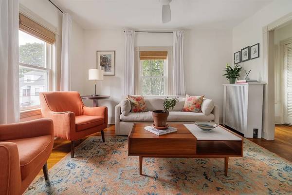 $3,800 / 1000ft2 - Available Nov 1, or earlier - 3 Bed / 1 Bath Condo - Electric Included (Somerville)63996406261123120