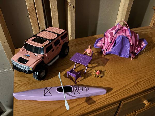 Cabela’s Hummer Camping 1