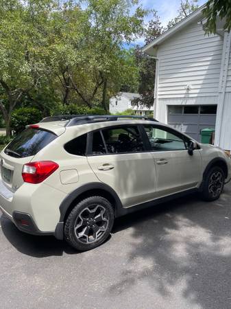 2014 Subaru XV Crosstrek Premium - $5,49963654709877891124