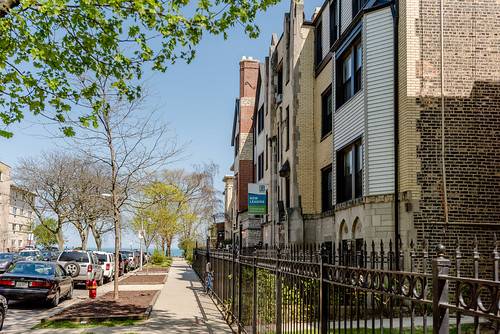 Wonderful Studio Available in Rogers Park Steps Away From the Beach! 1