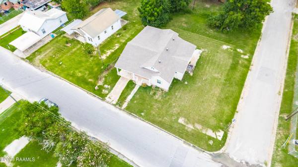 $130,000 / 4br - 1853ft2 - Welcome to this stunning 4-bedroom, 3-bath home! (Opelousas)63857516960129121