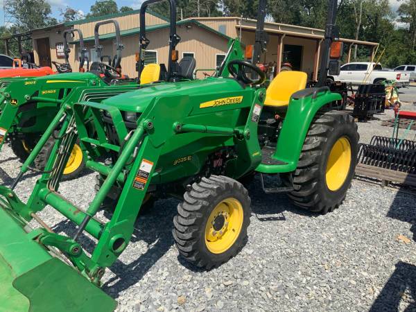 John Deere 3025E - 4x4 w/ Loader - $16,900 (Vincent)63440421155459120