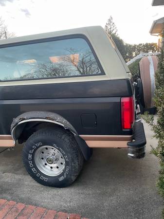 1995 Bronco (Eddie Bauer) - $1,900 (Jamaica)63441300128131124