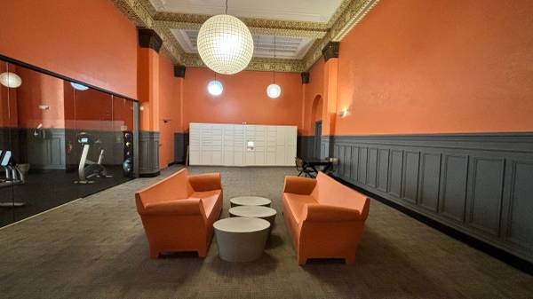 $1,225 Efficiency studios price ranging between $1,225.00 to $1,550.00 (tenderloin)63682851390337121