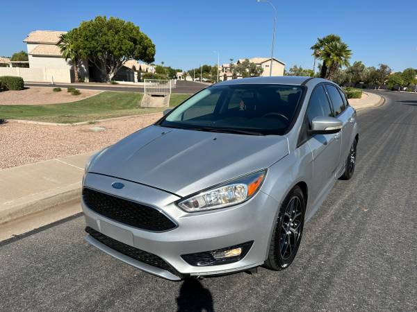 2016 Ford Focus SE*Deportivo*Cargado* Cámara de retroceso*Aire acondicionado frío*Neumáticos nuevos* - $5,000 (Chandler)63616973524481122