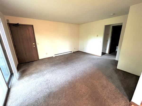 2 bed 1 bath Eastside, MATC, off-street parking, Balcony, June 1! 1