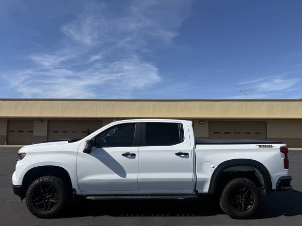 2023 Chevrolet Silverado 1500 LT - Photo 4