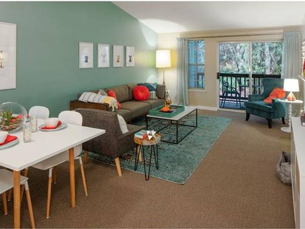 $1,862 / 2br - 1071ft2 - Time is running out - limited specials available... Tour TODAY! (Tanasbourne)63831535945601120