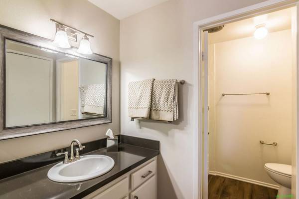 $2,500 / 1hab - 630ft2 - Estudio de 1 habitación altamente mejorado en West LA/Palms + Área de juegos (West LA/Palms)63701204292353121