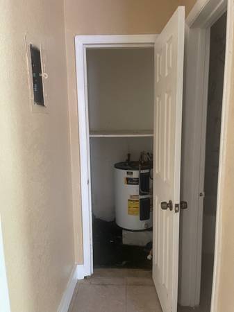 $1,900 / 1br - 900ft2 - 2 Bedroom / 1 Bath Riverside Park64051007540609122
