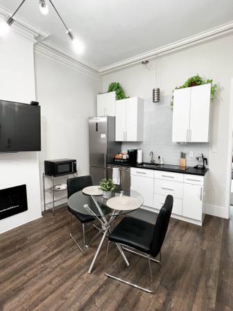 $3,300 / 1br - 800ft2 - Furnished 1BR - 1BA - Brooklyn Brownstone - Avail Dec 1st (Bed-Stuy)63809066939779123