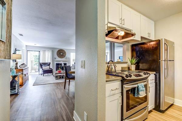 $2,351 / 2br - 936ft2 - Open Garage Parking, Bay Window (pittsburg / antioch)63664219455617123