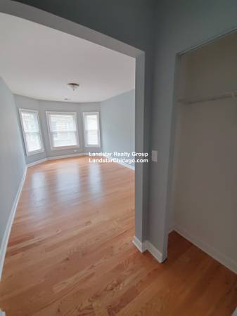 $1,750 / 1br - IN-UNIT LAUNDRY 1 BED NEWLY REGUTTED SS APPL CENTRAL A/C D/W CATS OKAY (Rogers Park)64041641519107124