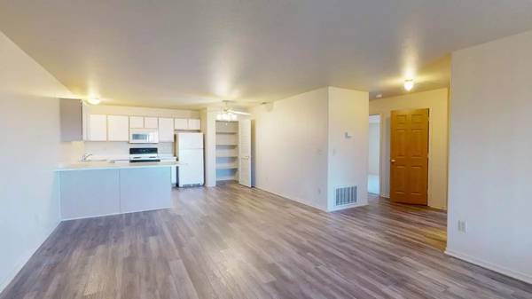 $2,015 / 3br - 1310ft2 - ASK ABOUT OUR SPECIALS!$1000 OFF (Reno)63682255298689120