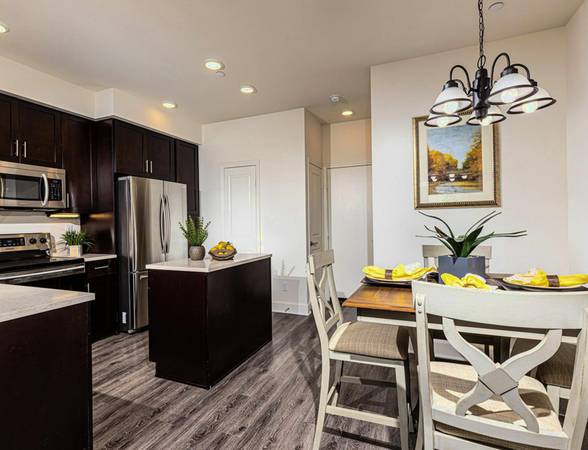 $3,295 / 3br - 1632ft2 - LISTO PARA MOVERSE - PREGÚNTENOS - Senderos escénicos y senderismo + 3 dormitorios vibrantes (San Diego)63663736658433124
