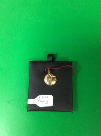 Gold basketball pendant 1