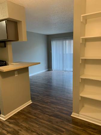 $1,208 / 2br - 834ft2 - 2x264036371031555121