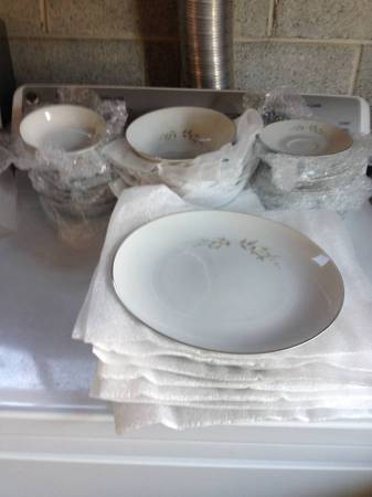 Ardmore Four Crown China Set 1