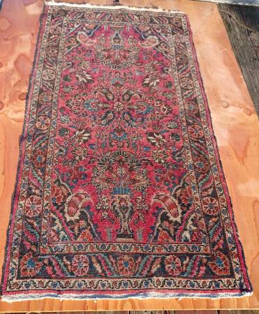 Antique Hand-woven Persian Sarouk Area Rug 1