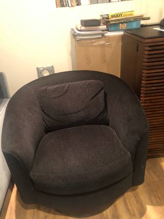 Swivel Lounge Chair 1